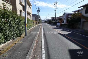 敷地西側前面道路