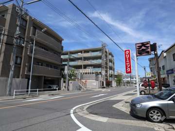 プラウド名東亀の井アベニューの遠景(南東側から撮影)