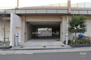 駐車場出入口（ロボットゲート付き）
