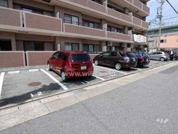 敷地内駐車場(屋外平面式)