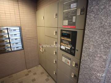 弐番館の宅配ボックス