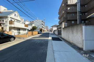 敷地北側の前面道路