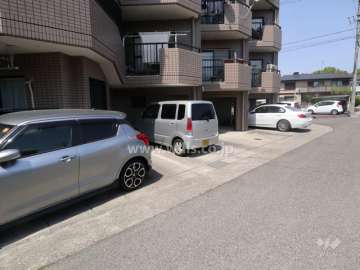 敷地内駐車場（屋外平面式）