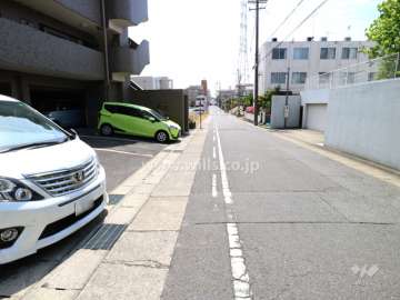 敷地北西側の前面道路