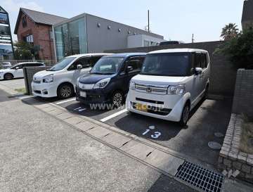 北側敷地内駐車場（屋外平面式）