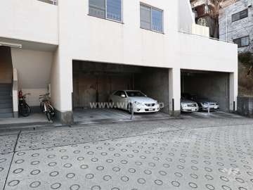 敷地内駐車場（敷地北側にある屋内平面式）