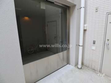 駐輪場入り口（ロック付きです）