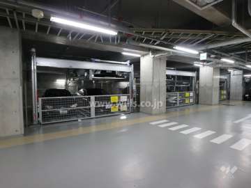 敷地内地下駐車場（屋内機械式）
