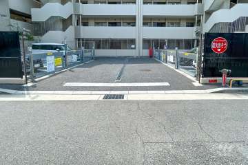駐車場の出入口
