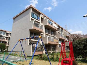 猪子石南住宅7号棟の外観(南西側から)
