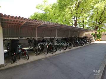 A棟の北側にある駐輪場