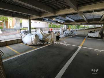 敷地内自走式駐車場1階部分