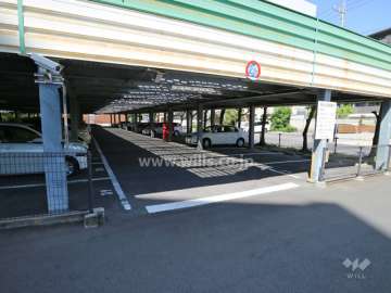 敷地内自走式駐車場1階部分への東側出入り口