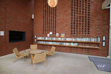 ライブラリーラウンジ