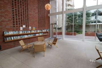 ライブラリーラウンジ