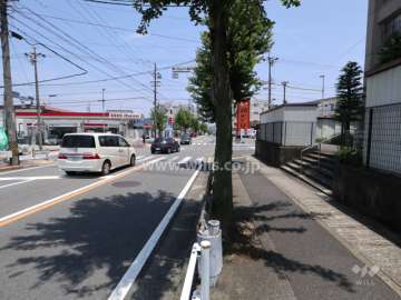敷地北西側の前面道路