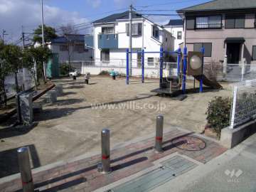 隣接する公園