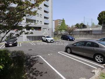 敷地内駐車場（屋外平面式）
