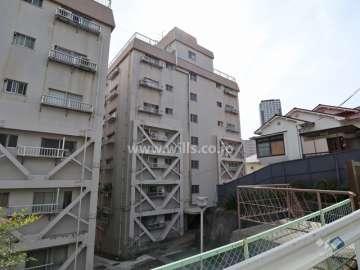 マンション向陽台C棟の外観(北東側から)