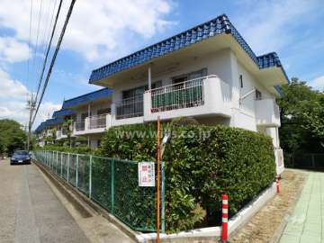 東山元町住宅１号棟の外観（南西側から）