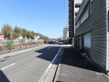 敷地西側前面道路