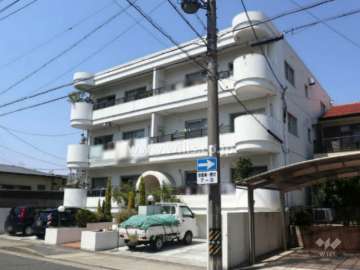 三旺マンション第二名東の外観(南東側から)