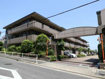 ライオンズガーデンヒルズ富士見台五番館の外観(南西側から)