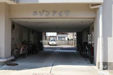 駐車場出入り口（屋外平面式）