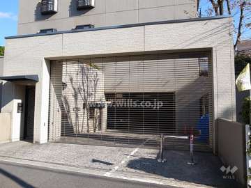 駐車場入口（リングシャッター付き）