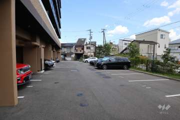 敷地内駐車場(屋外平面式・屋内平面式)