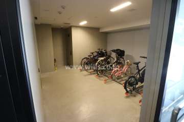 屋内に設けられた駐輪場