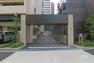 駐車場出入り口（リングシャッター付き）