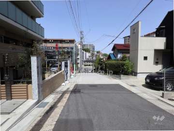 敷地東側の前面道路