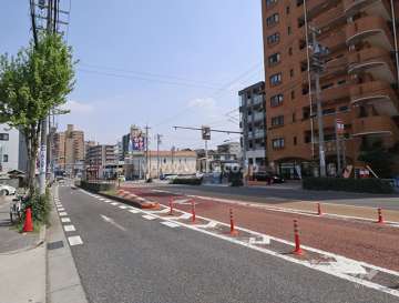 敷地北側の前面道路