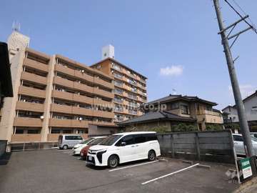 シティコーポ茶屋ヶ坂の遠景。マンション南側は住宅地です。