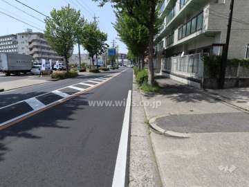 敷地の南西側前面道路
