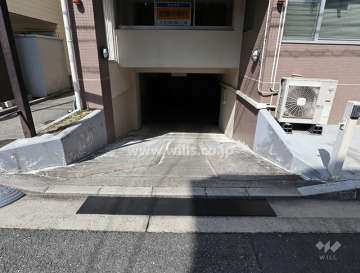 駐車場の出入り口