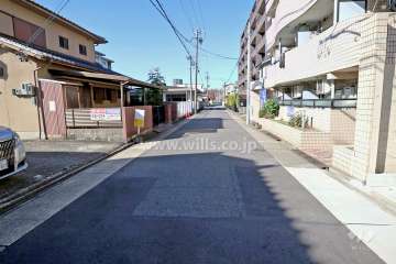 敷地南側の前面道路