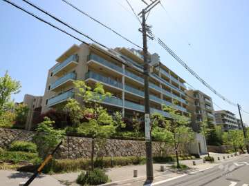 ヴィラス星ヶ丘の森パークサイドヴィラの外観(北西側から)