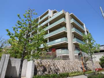 ヴィラス星ヶ丘の森スプリングヴィラの外観(南東側から)