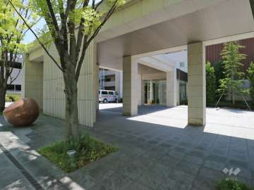 メインエントランスアプローチ