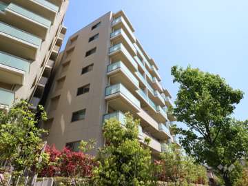 ヴィラス星ヶ丘の森ガーデンヴィラの外観(南西側から)