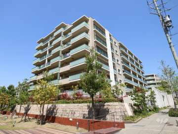 ヴィラス星ヶ丘の森ブライトヴィラの外観(南東側から)