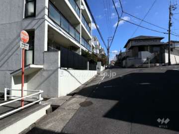 敷地南側の前面道路