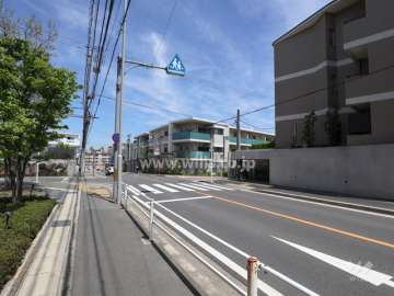 プレミスト一社の遠景(南西側から)