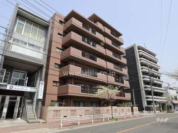 三井農林吹上ハイツの外観(南西側から)