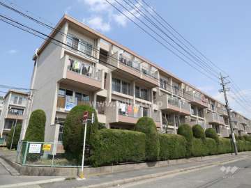 猪子石南住宅10号棟の外観(南西側から)