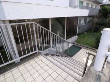東側のエントランスアプローチ※エントランスが3箇所あります。