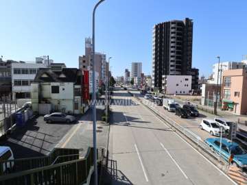 敷地西側前面道路