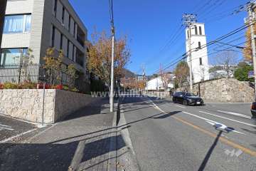 敷地東側の前面道路